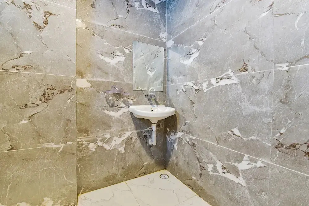 Fabhotel Prime Signor - Airport
