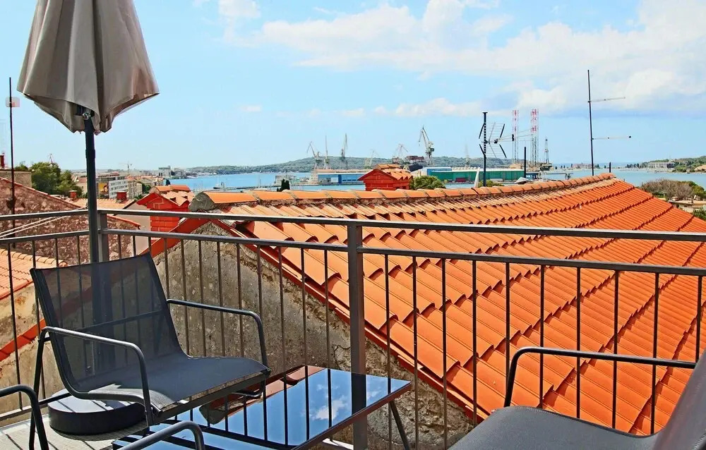 Nice Apartment in Pula With Wifi and 1 Bedrooms