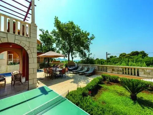 Awesome Home In Zaton Veliki