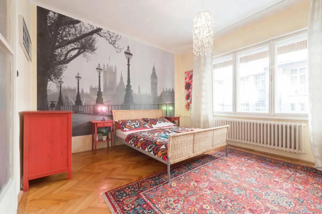 Parliament Apartment Downtown