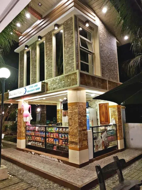 EDUARDOS RESORT