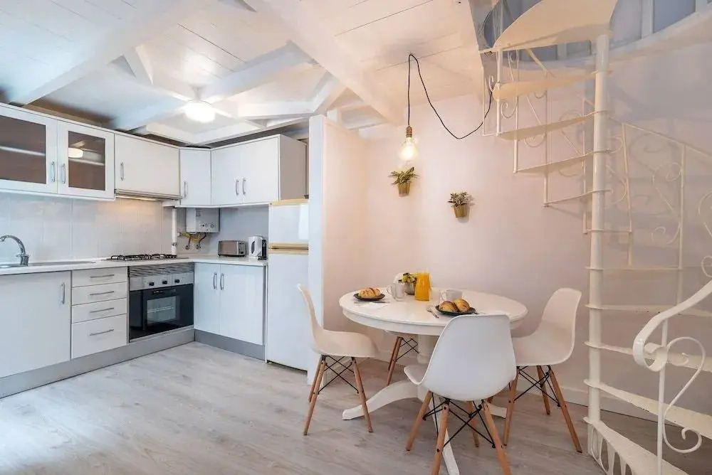 Urban &Trendy Duplex close to Lx Factory