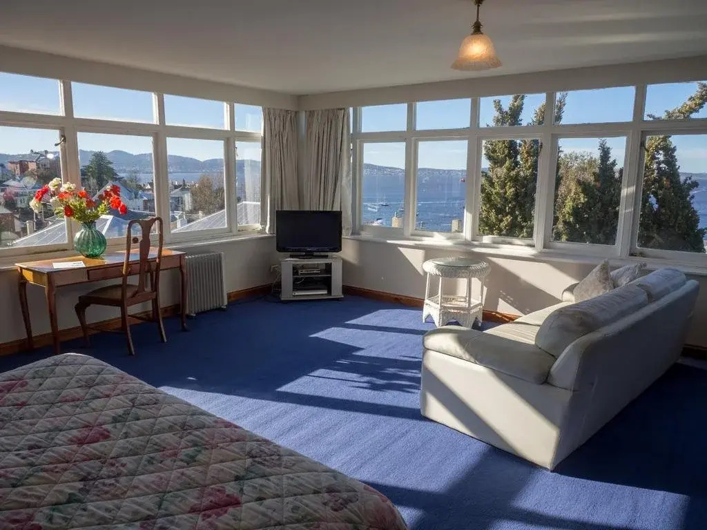 Battery Point Manor