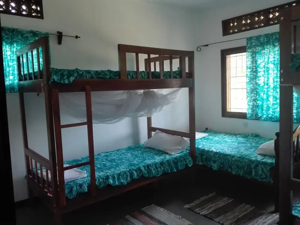 Sunbird Backpackers