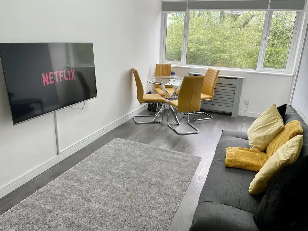 Manchester - 1 Bedroom - Sleeps 3 - Free Parking