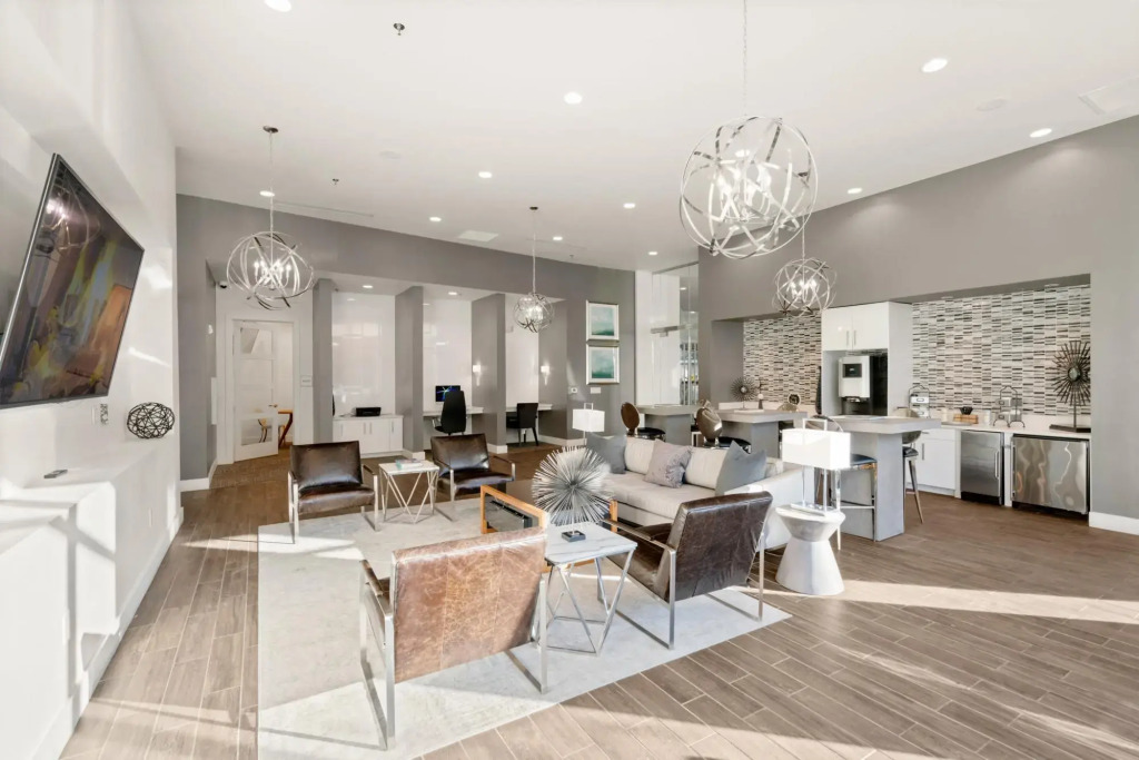 Arlington Sophisticated Studio Apartment