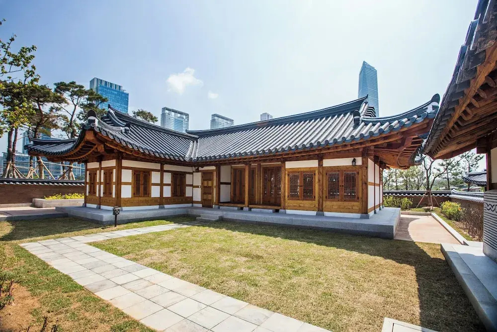 Gyeongwonjae By Walkerhill