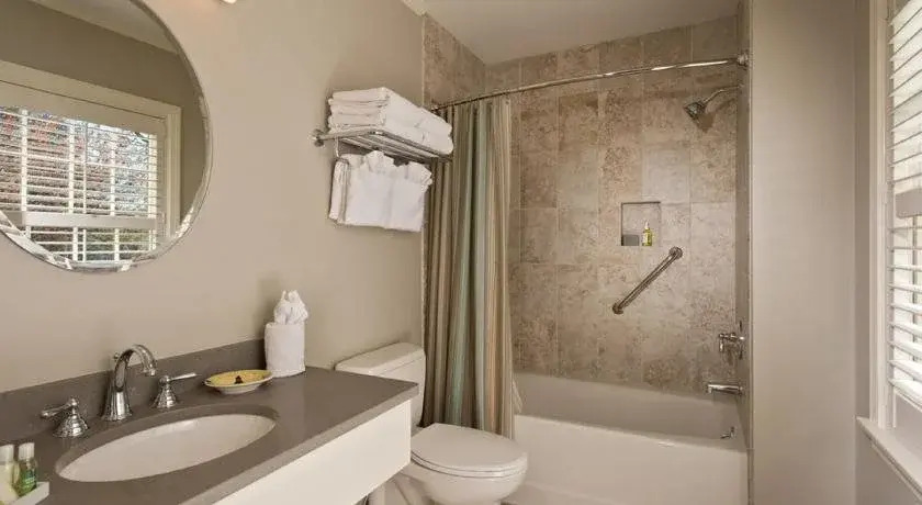 Chatham Wayside Inn