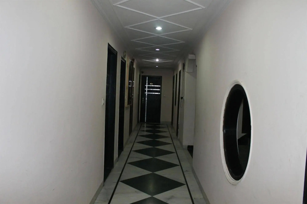 Hotel Apra Inn
