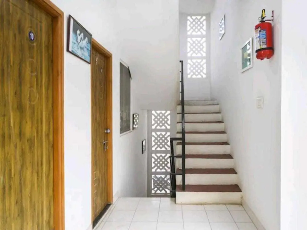 SPOT ON 70133 Shappy Inn Koyambedu