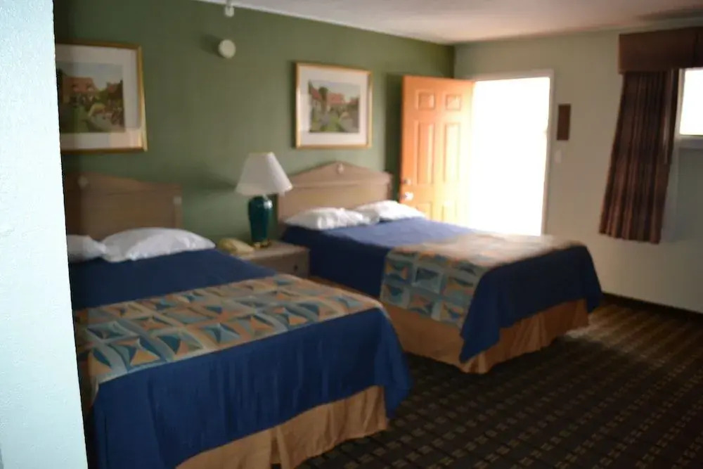 Lake Country Motel