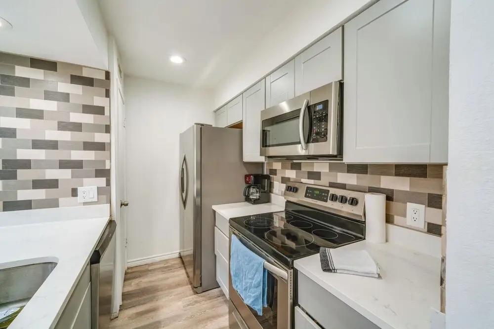 1 Mi to Northpark Center: Bright Dallas Condo