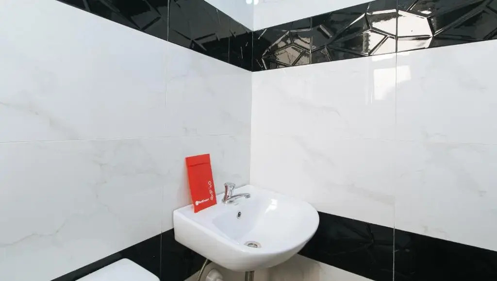 RedDoorz near LRT 2 Antipolo Station