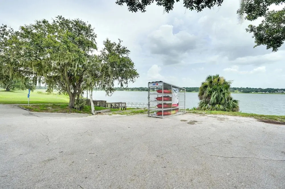 Sunny Lake Wales Getaway - 1 Mi to Downtown