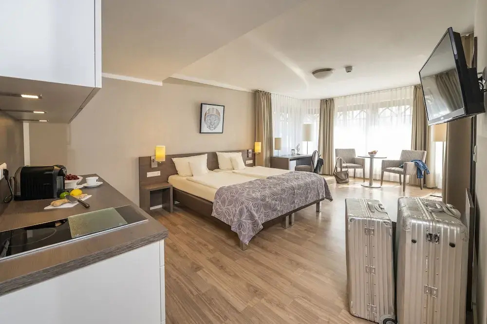 Tiek Apartments