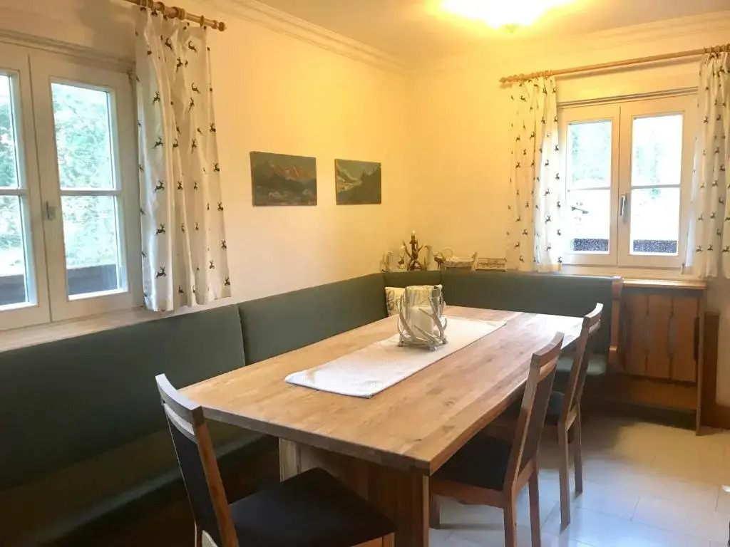 Malerwinkel, Forsthaus