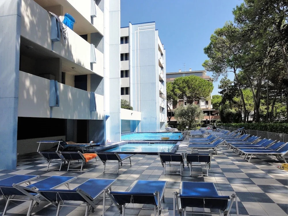 Stylish Bibione Flat With Pool Access