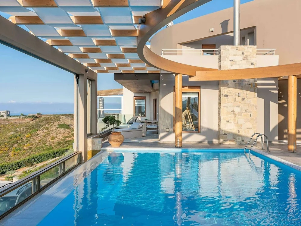 Villa in Agia Pelagia With Pool & Sea Views