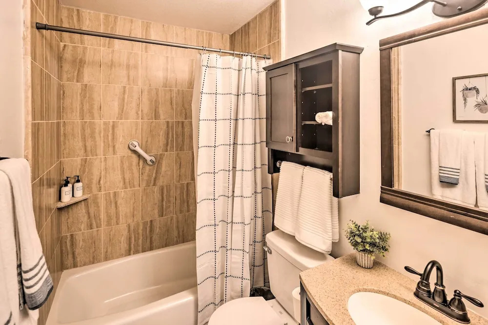 Private Pool & Patio: Lake Havasu Home