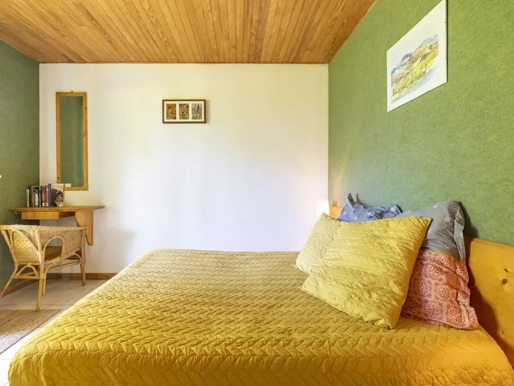 Tranquil Villa in Les Salelles