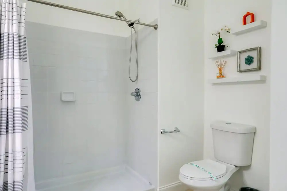 Snowbird-friendly Condo Near Walt Disney World Resort W/pool, Wifi, AC, and W/D