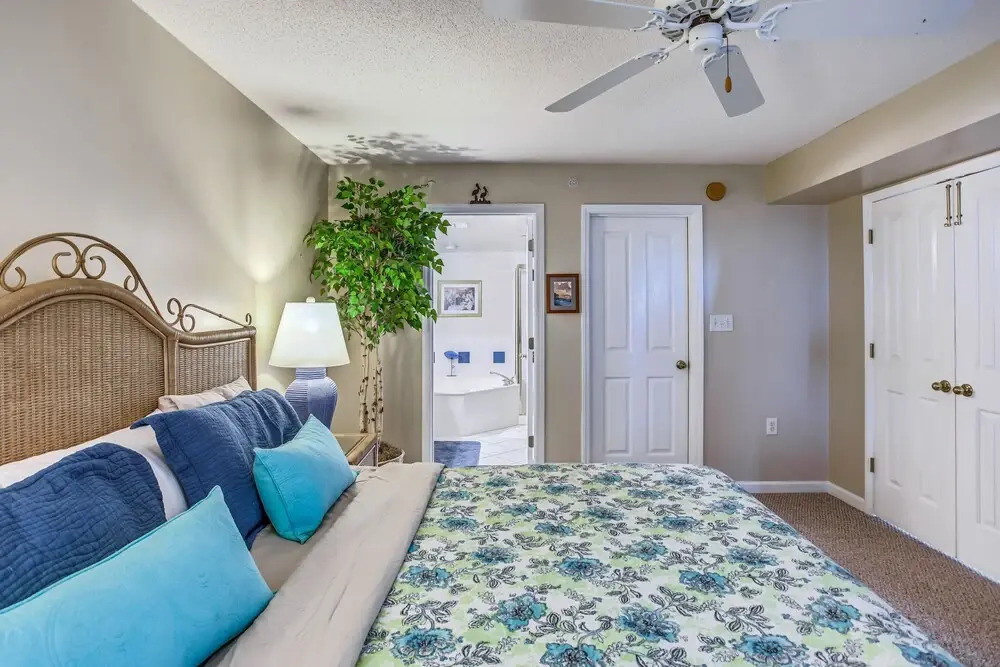 Pawleys Island Condo - Balcony, Pool & Ocean Views