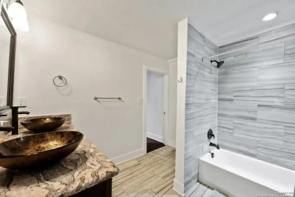 Experience Serenity in a 4BR 3BA Downtown Home