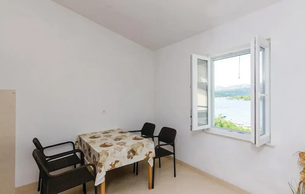 Amazing Home in Hodilje With Wifi and 2 Bedrooms