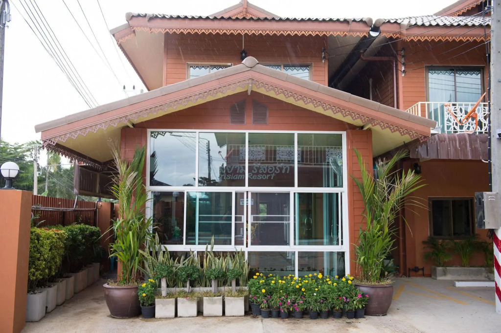 Sri Siam Resort