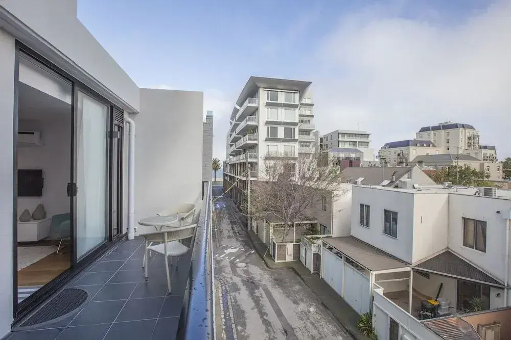 Boutique Stays - Sea Breeze, Port Melbourne