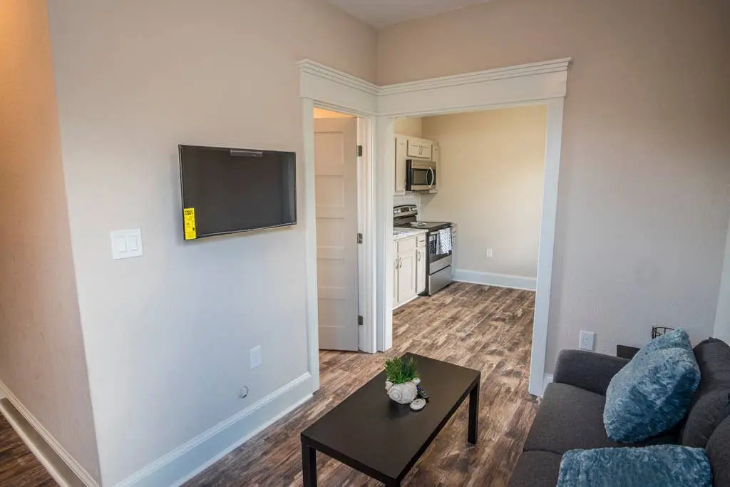 Beautiful Guest House on New Built Home Near Downtown