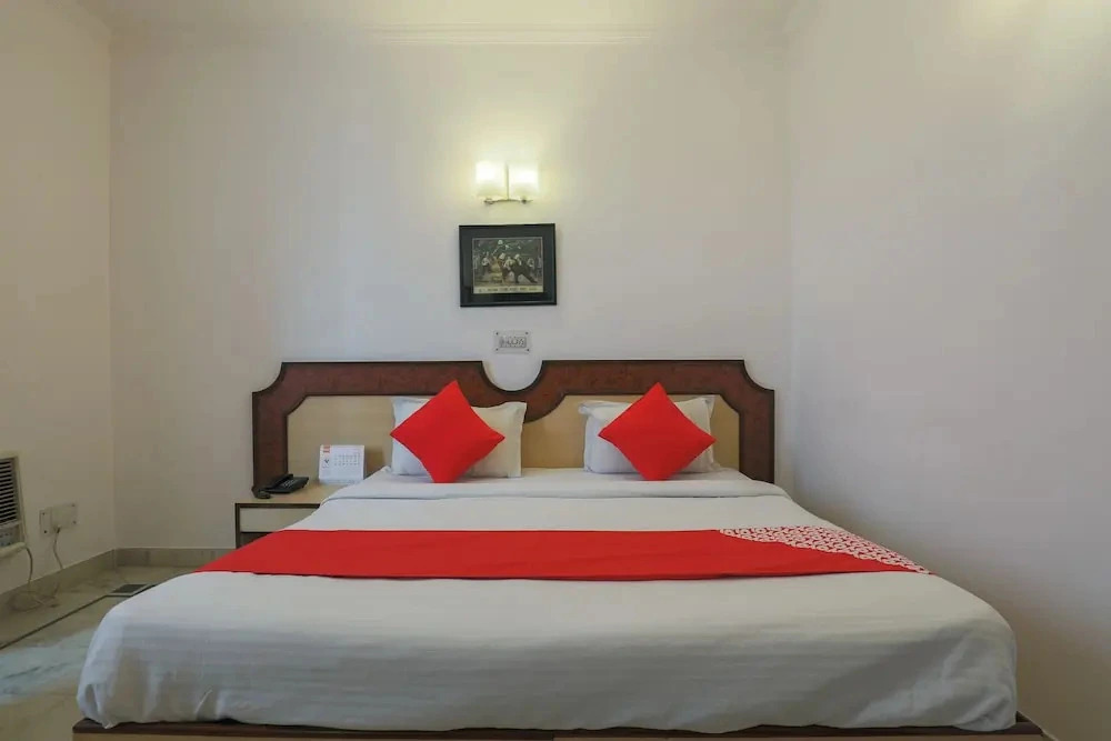 OYO Rooms Defence Colony A Block