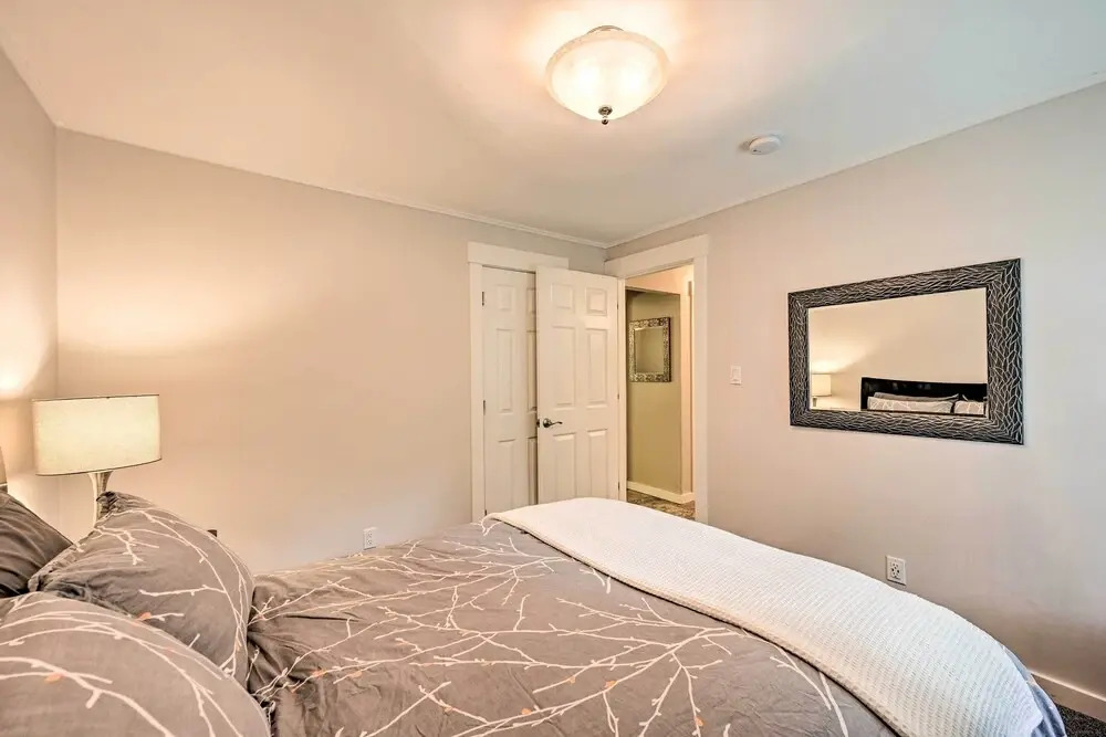 Family-friendly Kirkland Home ~ 1 Mi to Downtown