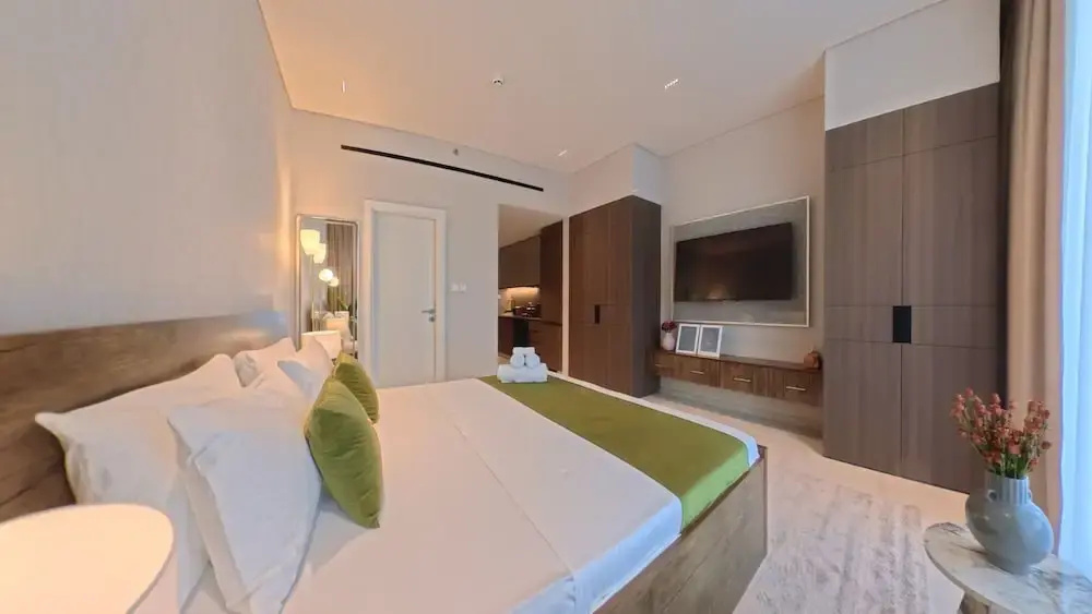 Beverly Boulevard By HMB HOMES