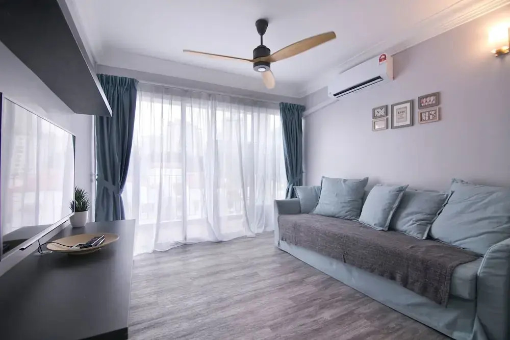 Charming 3BR Home in Quiet Neighbourhood