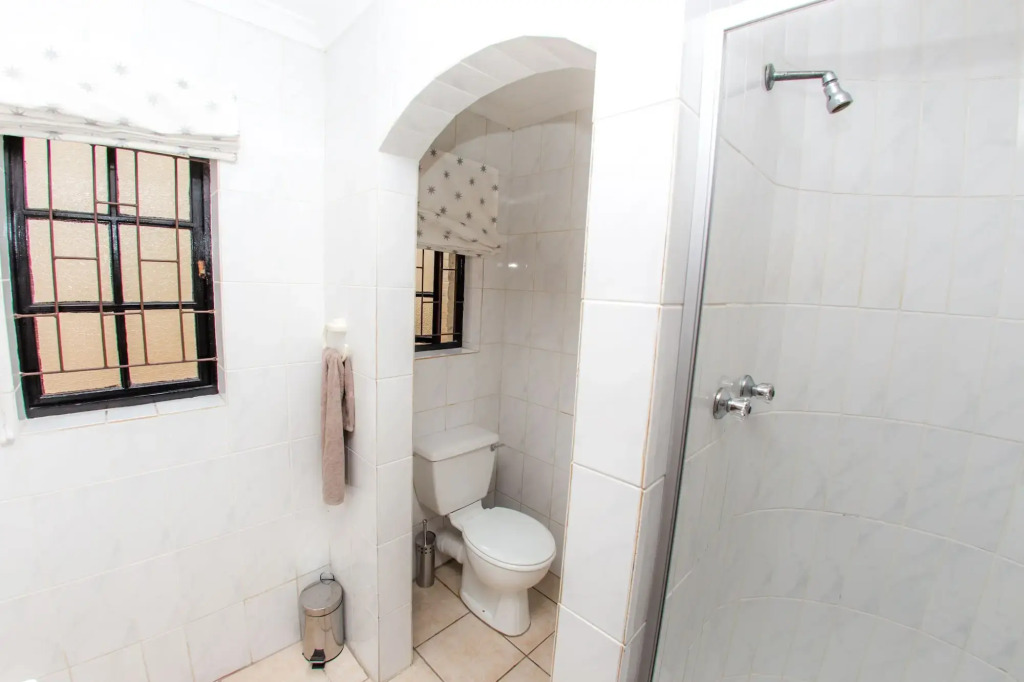 Winelands Villa Guesthouse and Cottages