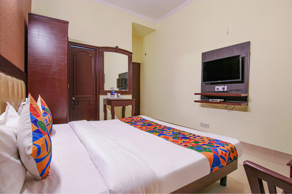 FabHotel Town Pride