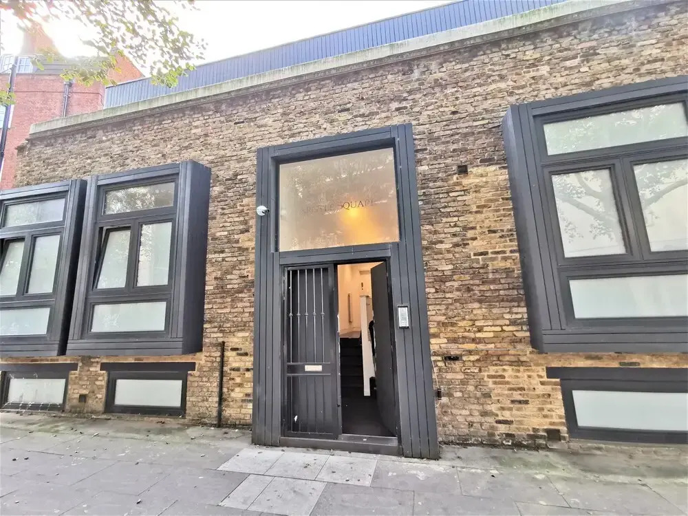 Spacious Double Room with en-suite - 2b