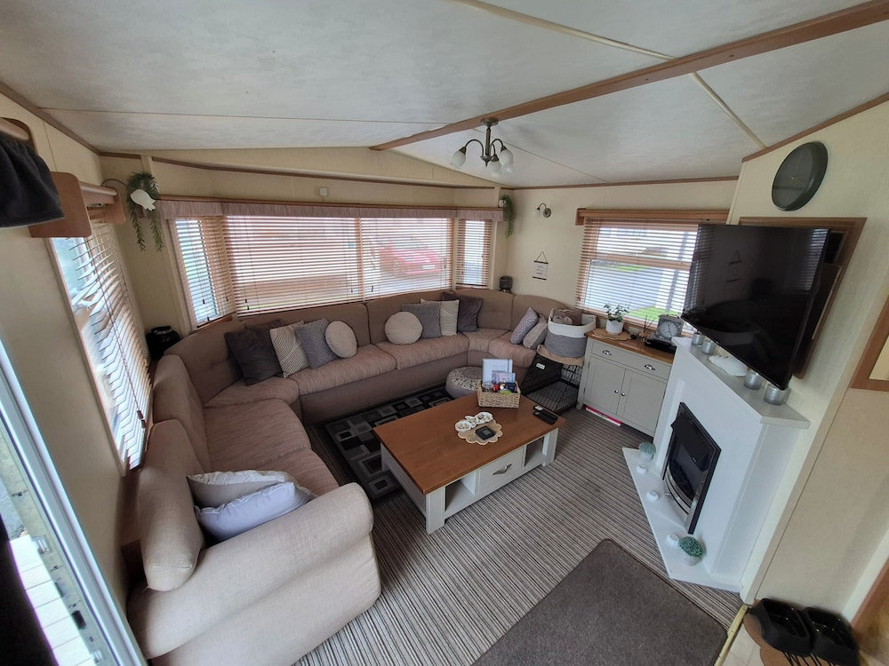Seaside Caravan Goldensands Kinmel Bay-sleep 6