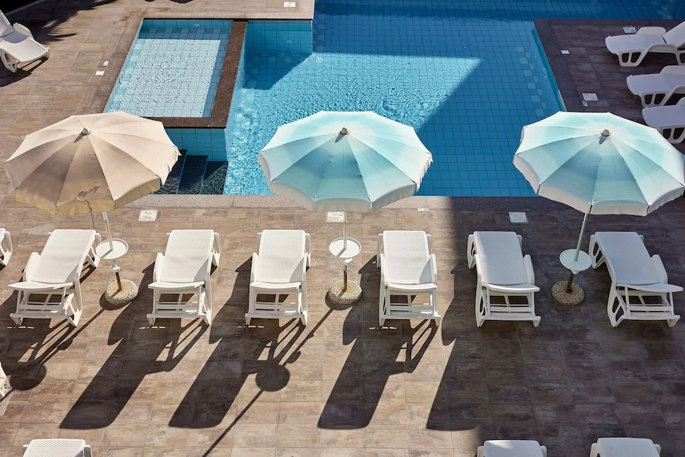 Golden Hotel
