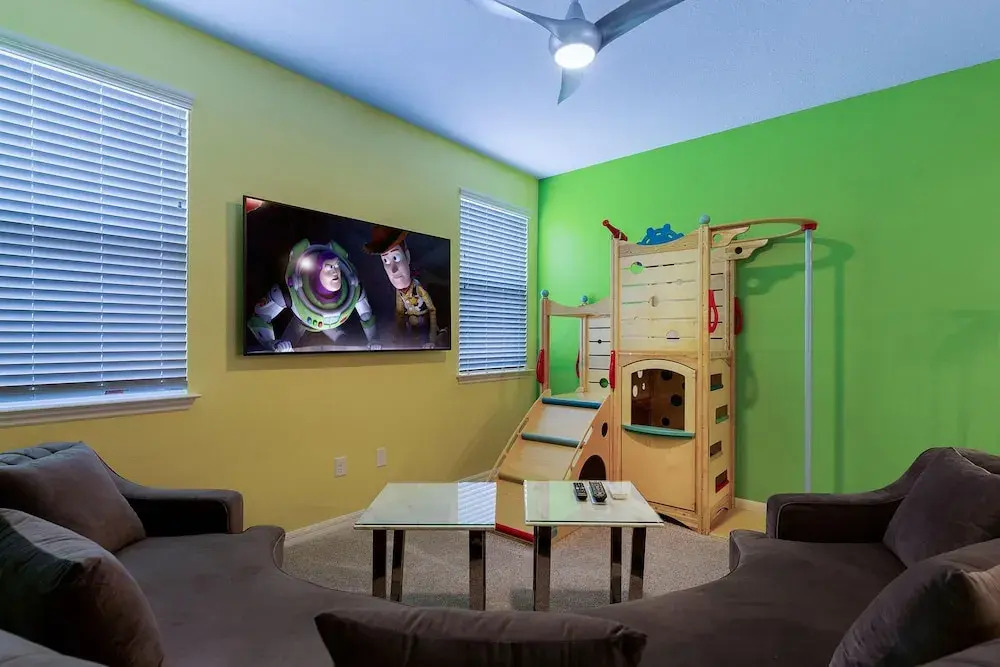 Sr019v: 8 Bed, Social Media, Minions, Pool, Shuffle Board