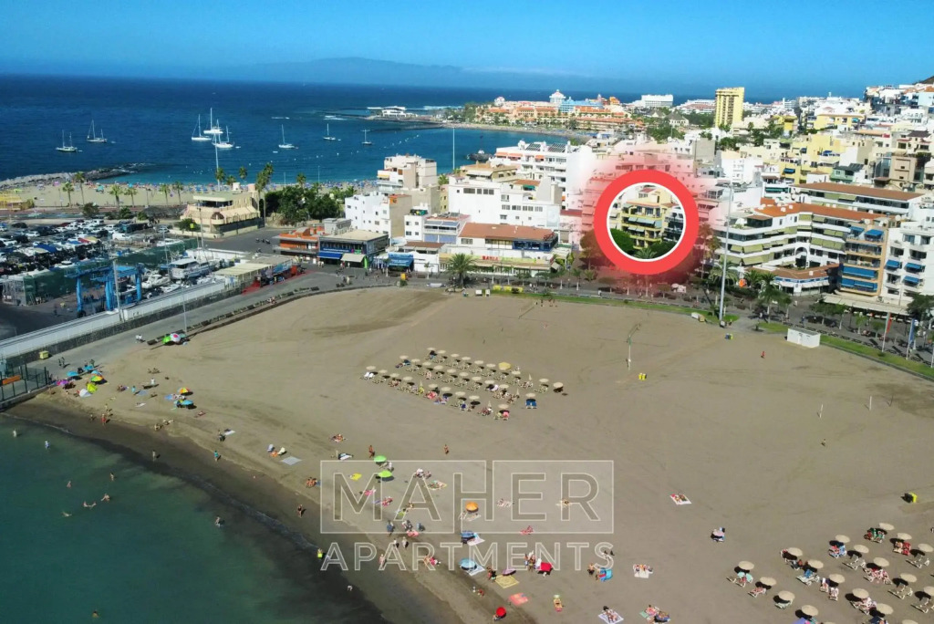 Cozy 3-bedrooms flat, main square and beachfront