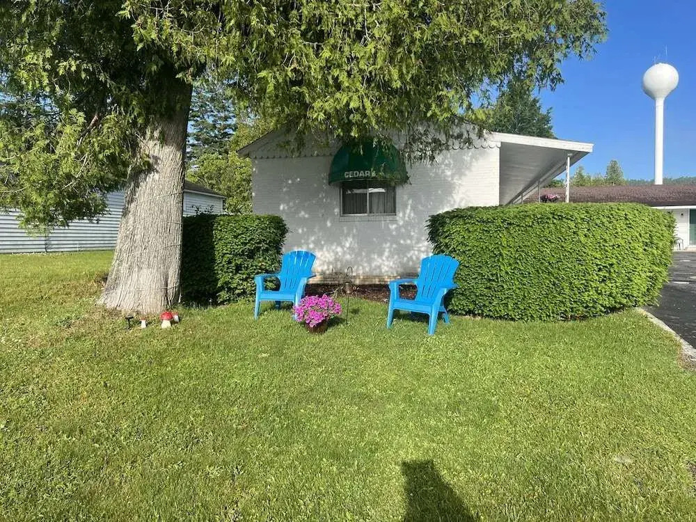 Cedars Motel