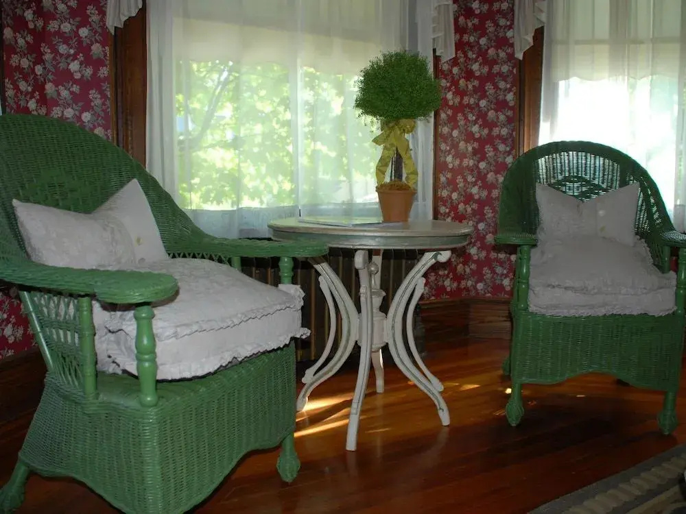 Circular Manor Bed and Breakfast