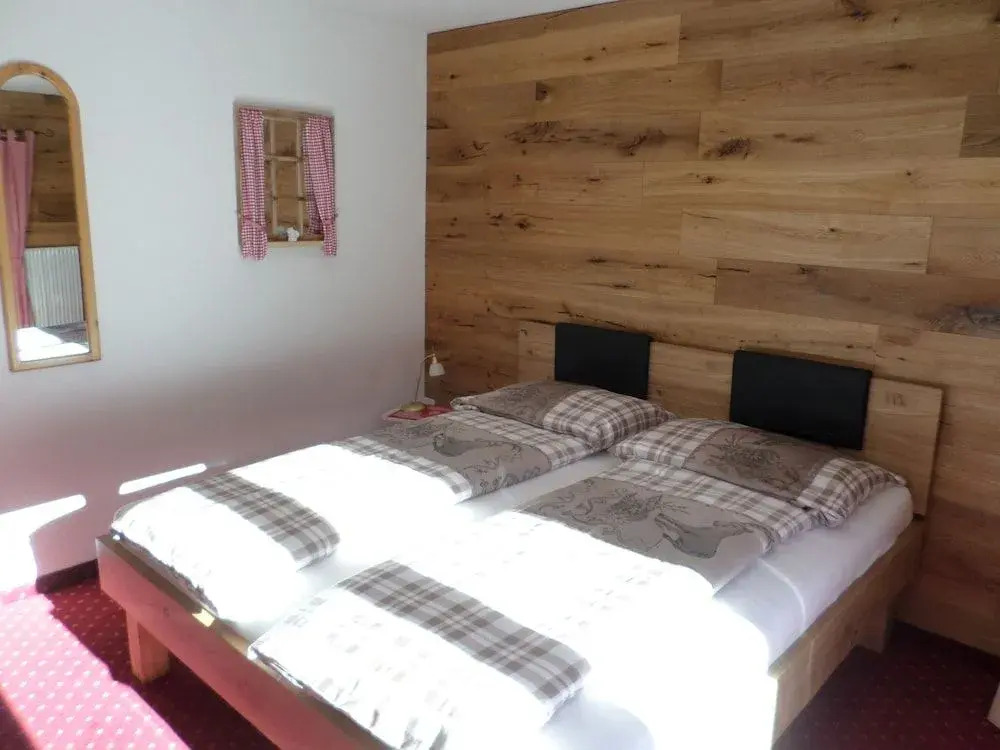 Hotel Mira