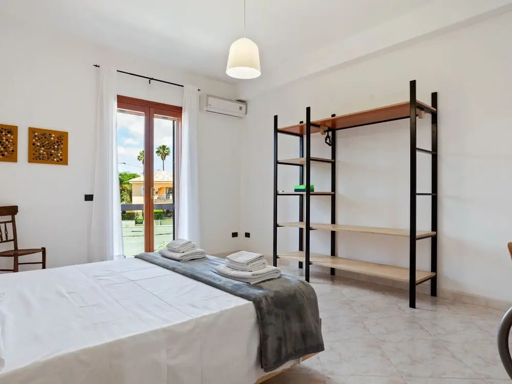 Spacious Apartment in Avola near the Seabeach