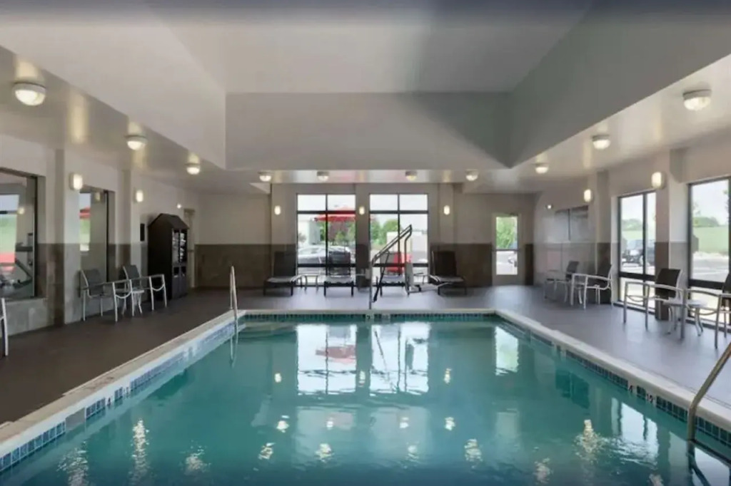Hampton Inn and Suites Roanoke Airport/Valley View Mall