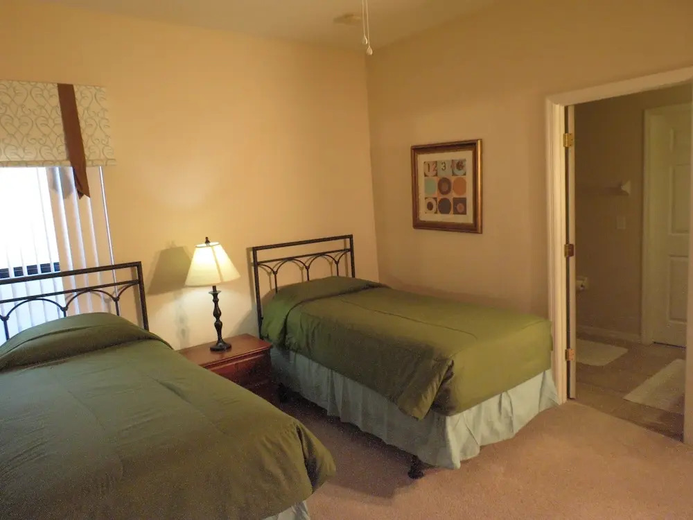 Kissimmee Maingate Area Pool Homes by SVV