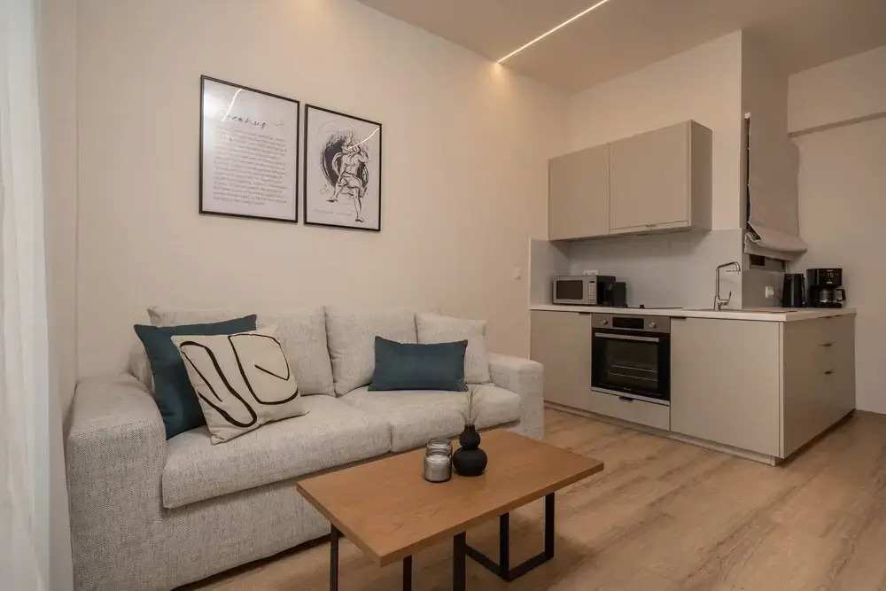 IO SUITES