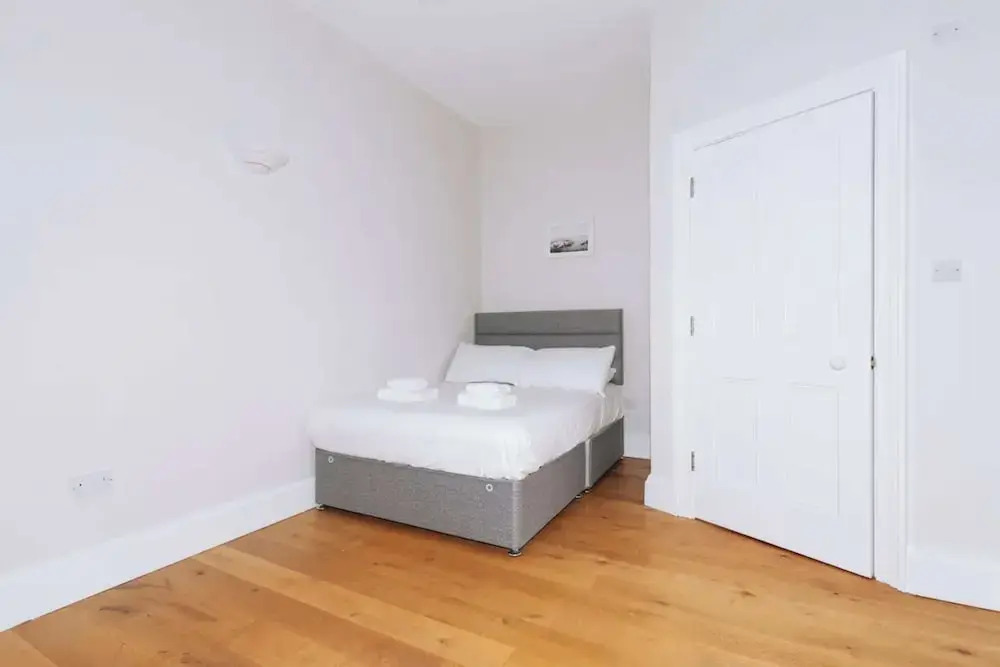 Chic & Characteristic 2BD House - Irishtown